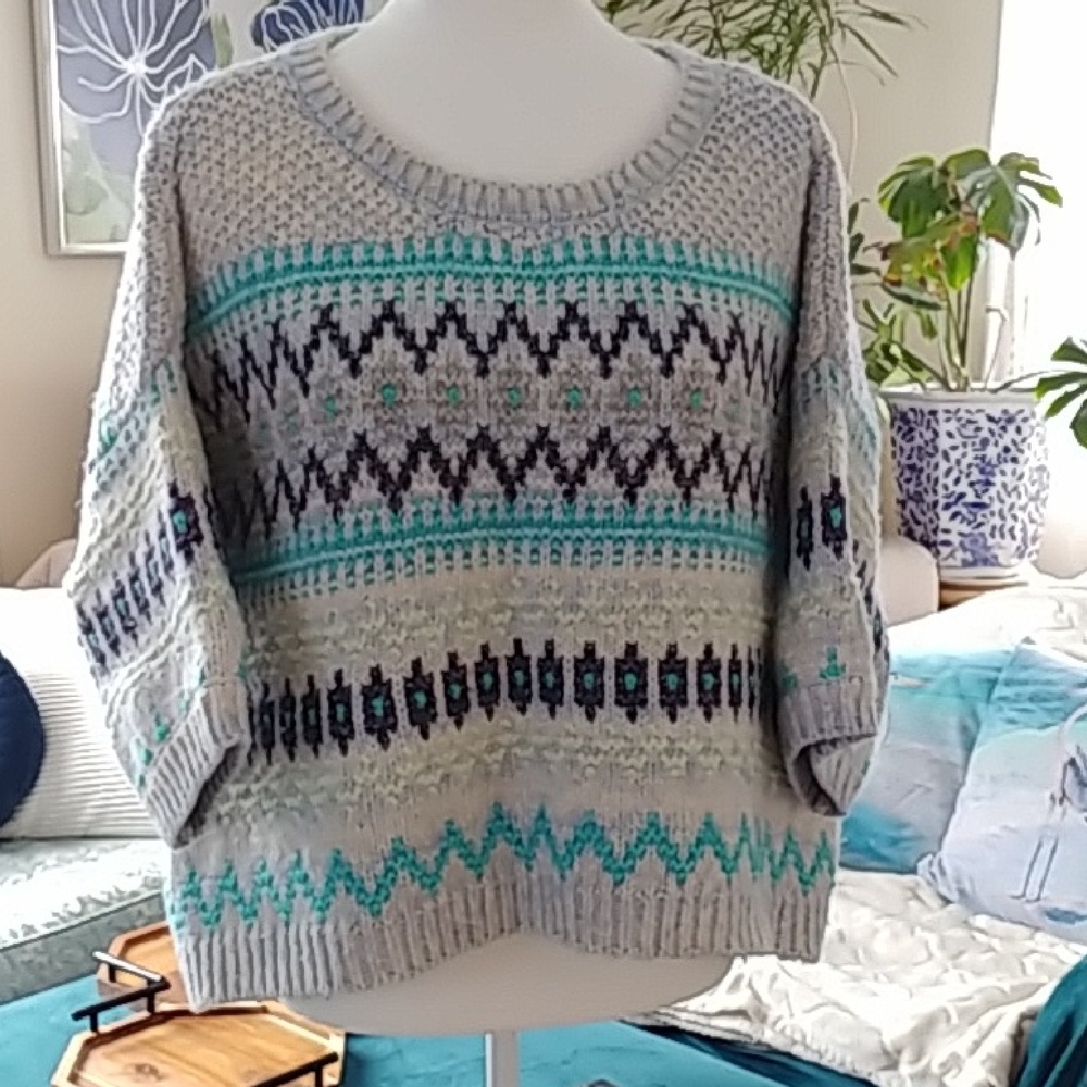 Victoria's Secret Cream and Blues Crew/Scoop Neck Sweater Size XS